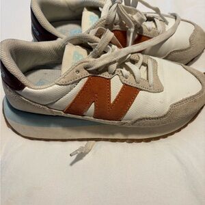 New Balance' Cream and Orange Sneakers